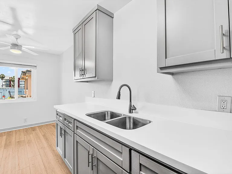359 East Esther Street — Photo 8