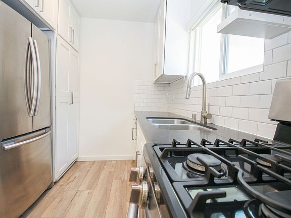 4th image of 1625-1627 E Palm Ave #4
