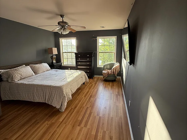 938 Veterans Ln — Photo 8