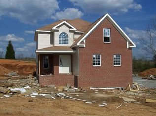 1819 Hunt Ln, Pleasant View, TN 37146