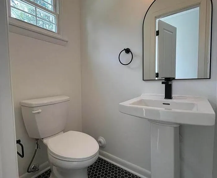 708 Hawes Ct — Photo 15