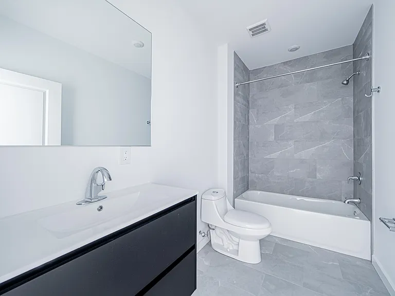 2403-07 W Thompson St #6 — Photo 6