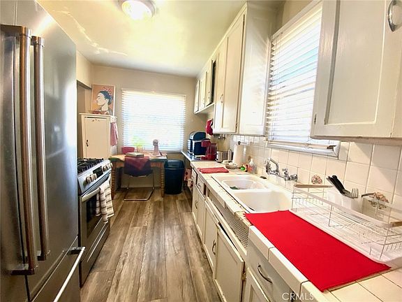 3rd image of 1020 W 220th St