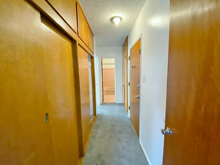 1614 E 1st St #2 — Photo 5