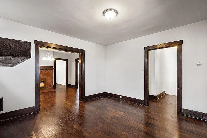 2 bed, $1,300 — Photo 4