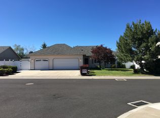 3916 SW Sam Snead Ct, Redmond, OR 97756