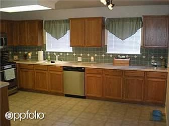 4th image of 5033 Cleves St