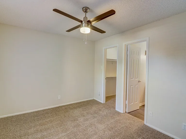 19-web-or-mls-Lake Park Rd-019