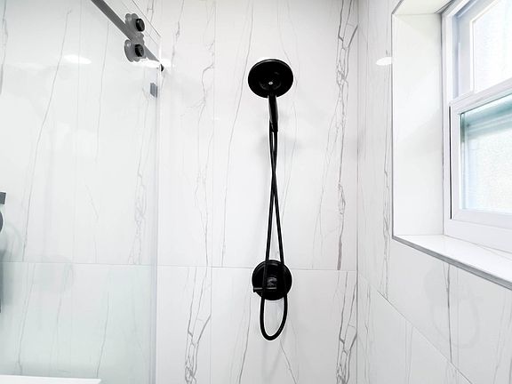 3rd image of 5140 NE 3rd Ave #2