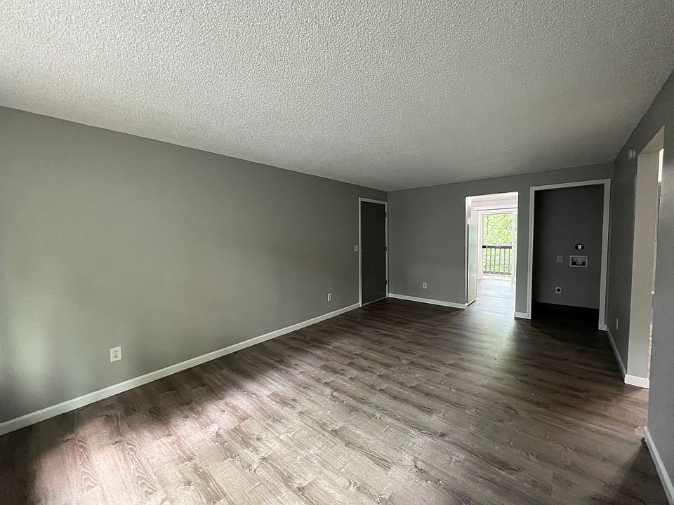 1st image of 911 SE 187th Ave #103