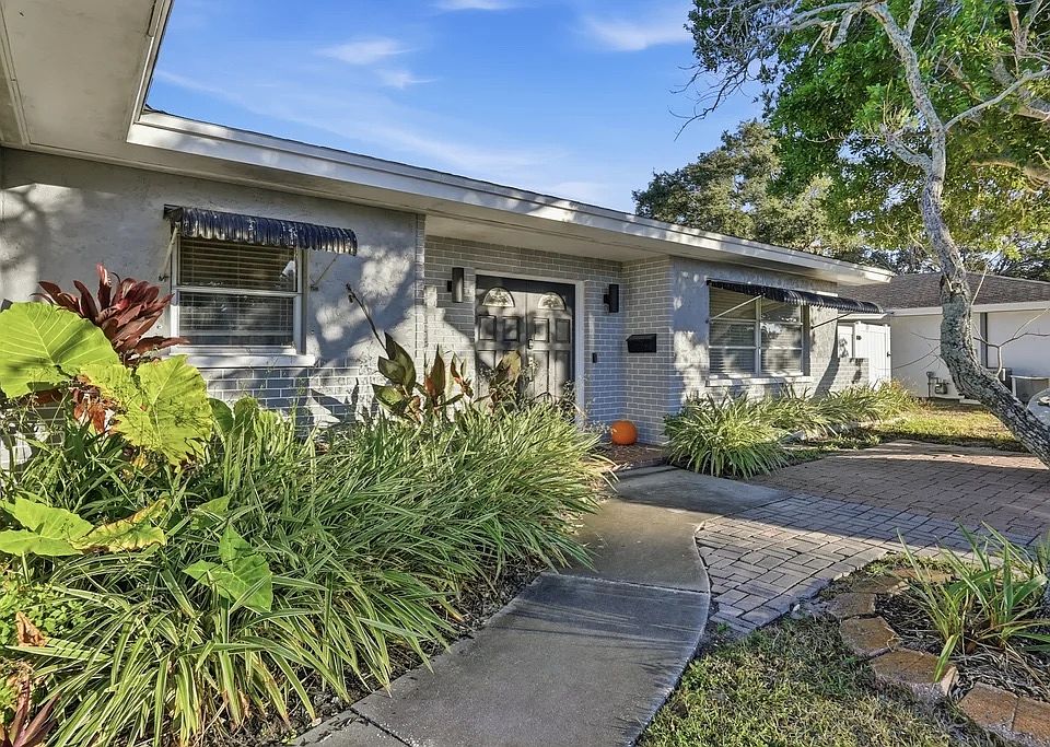 1st image of 725 Patricia Ave
