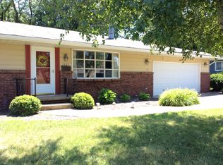 1527 E Walnut St, Mason City, IL 62664