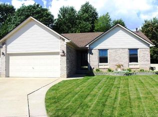 50013 Dove Ln, Chesterfield, MI 48051