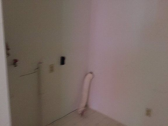 4th image of 210 Bryant Cir