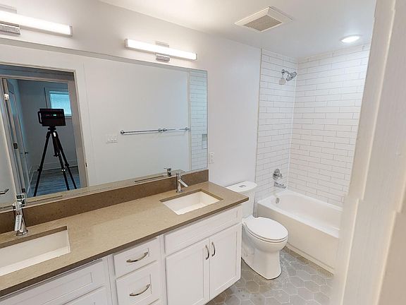 4th image of 917 Sheridan St NW #1A