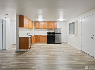 Twin Courts, Seattle, WA 98107