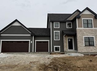 1369 Scotsland LANE, Oconomowoc, WI 53066