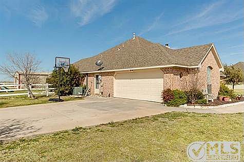 5th image of 2141 Meadow Springs Dr