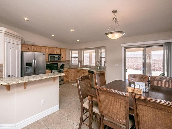 5th image of 2620 Tanglewood Dr