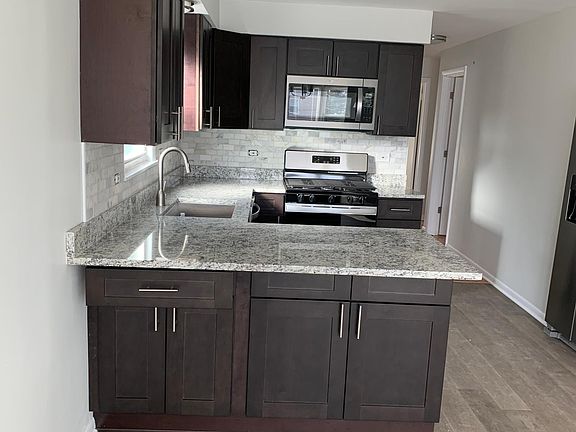 2nd image of 2815 W Summerdale Ave #2