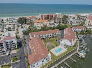 19201 Vista Ln APT D7, Indian Shores, FL 33785