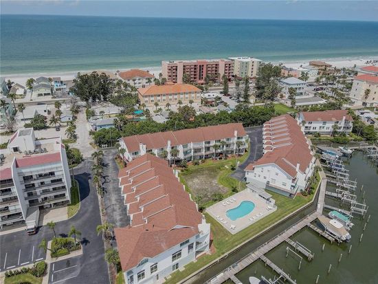 19201 Vista Ln APT D7, Indian Shores, FL 33785