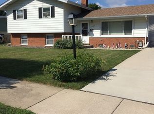 1022 S Center St, Bensenville, IL 60106