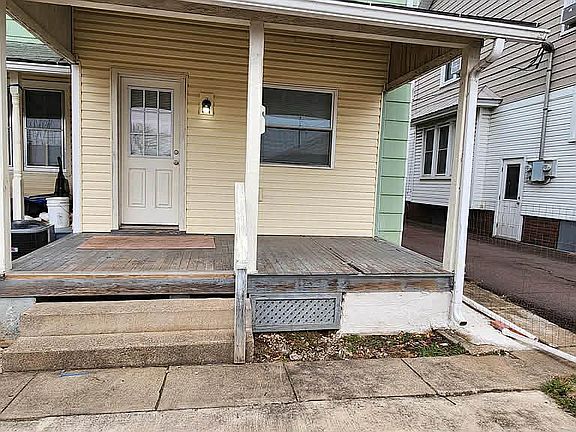 2nd image of 560 W Main St