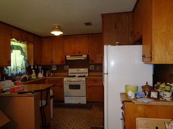 5th image of 620 E Oakland St