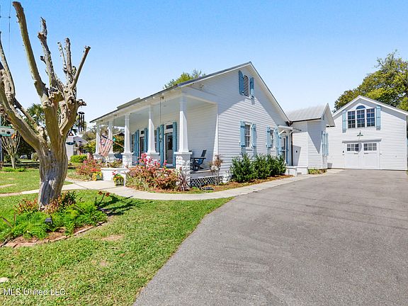 2nd image of 405 Carroll Ave