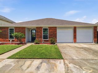 3321 Lake Trail Dr, Metairie, LA 70003