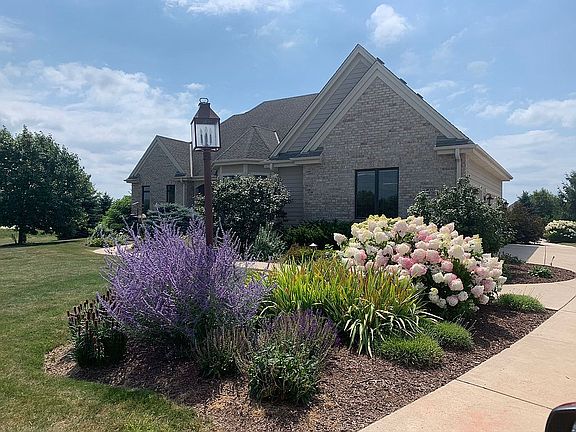 2nd image of W357N6700 Sommerville Cir