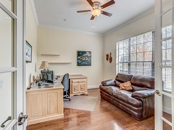 3rd image of 315 W Blue Water Edge Dr