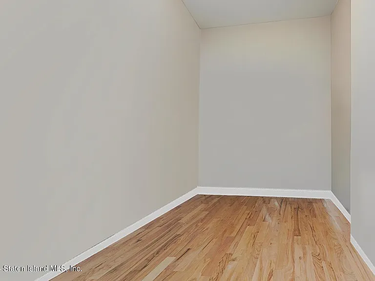 2981 Hylan Blvd — Photo 22