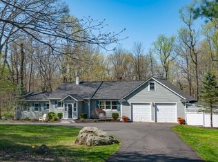 9 Zion Rd E, Hopewell, NJ 08525