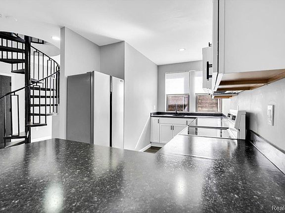 5th image of 7750 3rd St APT 101