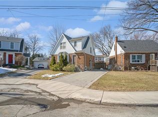 76 Cloverhill Rd, Hamilton, ON L9C3L7