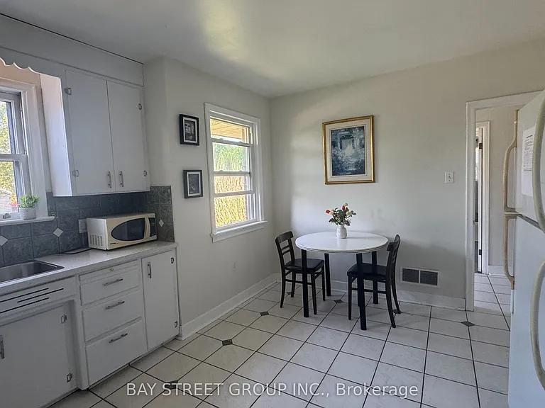 14 Macbeth Blvd — Photo 10