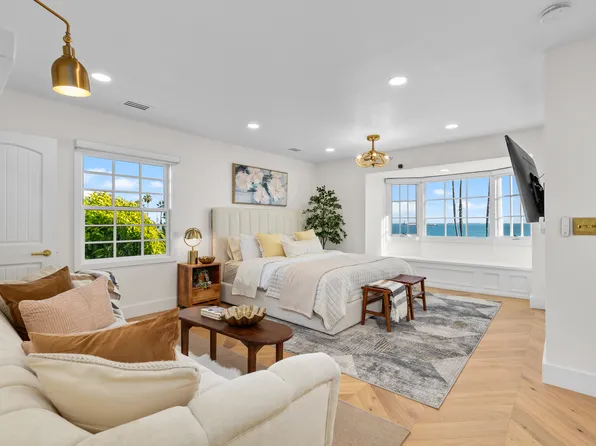 3335 E Ocean Blvd, Long Beach, CA 90803