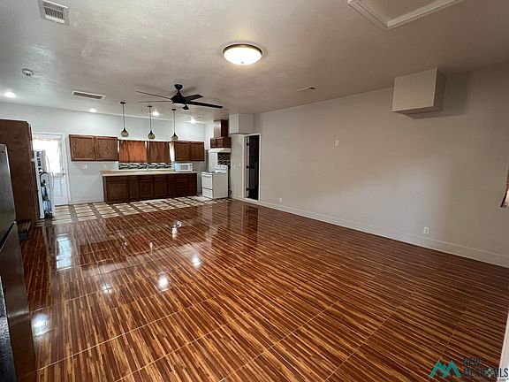 3rd image of 313 N 8th St