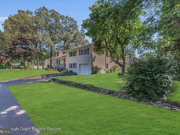 4th image of 1015 Radnor Ave