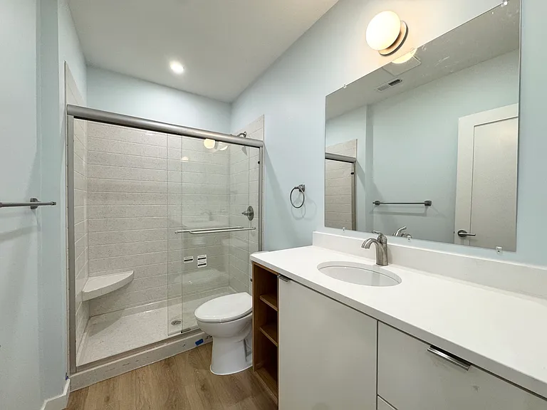 517 Gillis St #203 — Photo 6