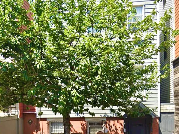 685 Lorimer Street image 1 of 13