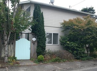 1028 Rhododendron Dr, Florence, OR 97439