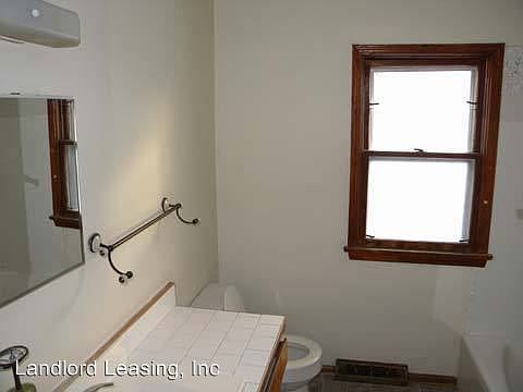 5th image of 2935 Caroline Ave