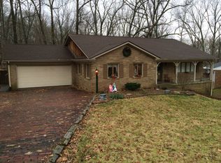 329 Oakridge Dr, North Vernon, IN 47265