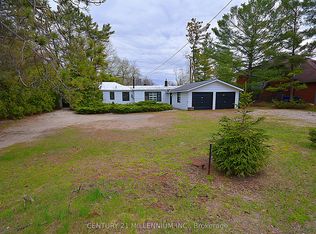 107 Old Mosley St, Wasaga Beach, ON L9Z 2J5