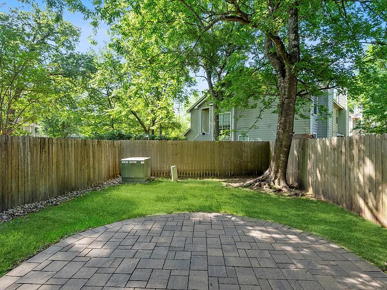 35 N Walden Elms Cir — Photo 21