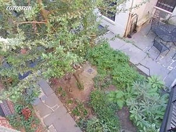 3rd image of 215 W 21st St APT 1B
