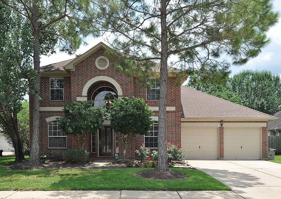 1st image of 3807 Lake Dr